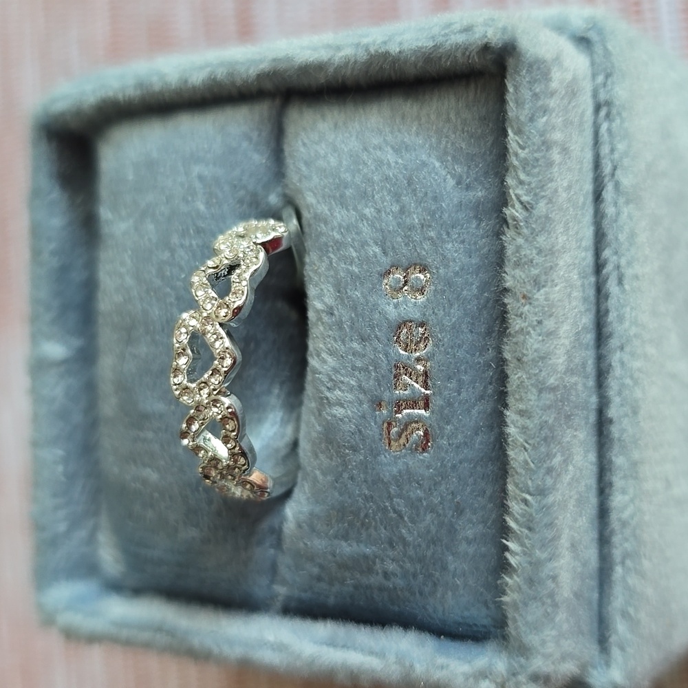 LUXE BRAND WOMEN'S FASHION JEWELRY SILVERTONE HEART RING SIZE 8